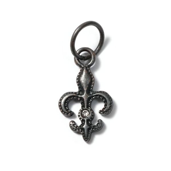 Lily BlackBeauty, Amulett S