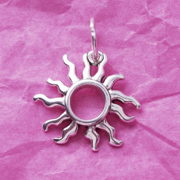 Sonne, versilbert mit 999er Feinsilber, Amulett M